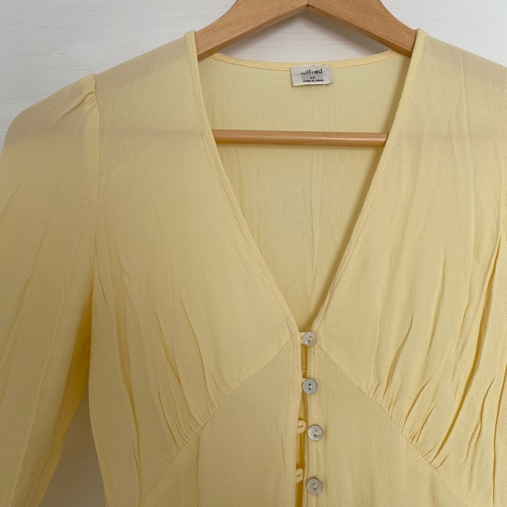 Pale yellow Aritzia dress in XS small.